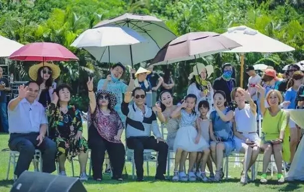 嘉宾金希澈、付辛博、颖儿和李菲儿