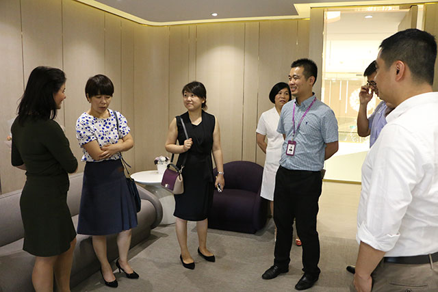市场总监 Mrs.Charlotte Ungerth Fastmarken参观我院科