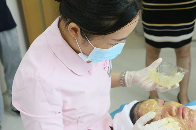 祛痘中药面膜治疗