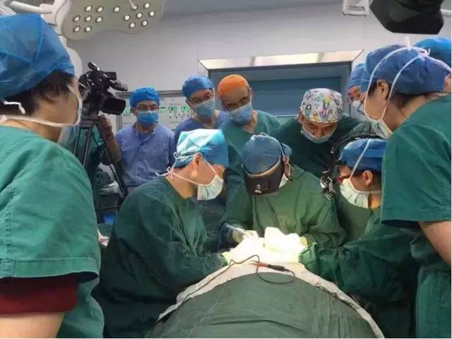 环亚眼鼻实战论坛好落幕，杜医生、李两位副教授出席！ 