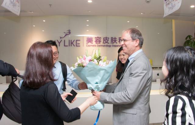 以色列飞顿激光临床部副总裁 Joseph Lepselter 先生莅临上海美莱