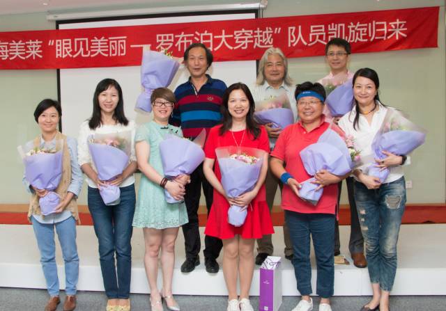 罗布泊大穿越队员凯旋归来