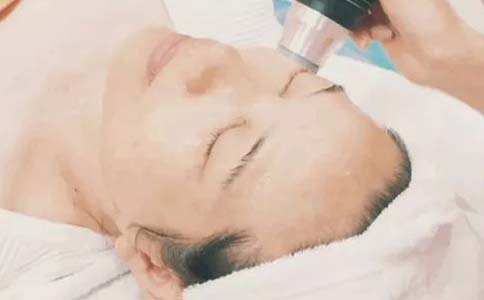 上海美莱杜医生倡导"健康眼整形"理念，各大媒体网站竞相报道