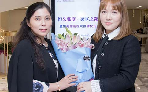 美莱同时举办【“眼”技派?高“鼻”格】和【有你月更圆】DIY月饼活动