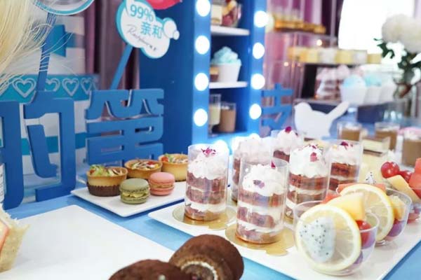 <a href='/' target='_blank'><u>上海美莱</u></a>眼部专家杜医生