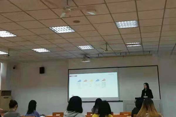 彩光嫩肤可以改善毛孔粗大吗