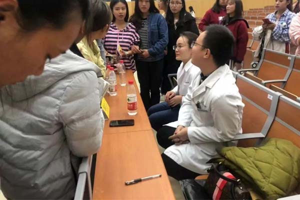 做自体脂肪隆胸前需要注意什么事情呢