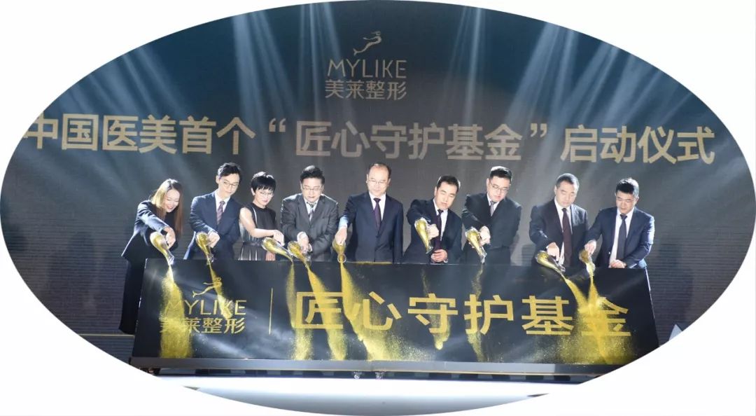 假体隆鼻多年后需要取出假体吗