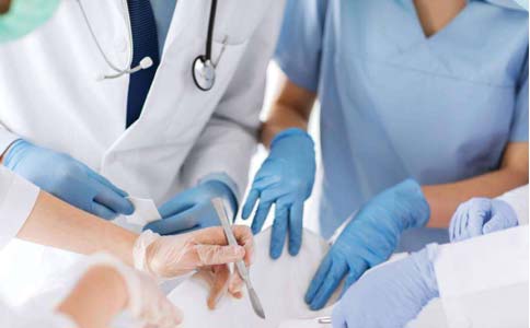 走近美莱眼整形明星专家团之何祥龙医生