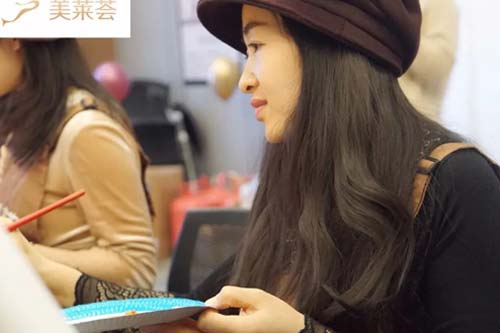 上海做激光脱腿毛会不会伤害肌肤啊