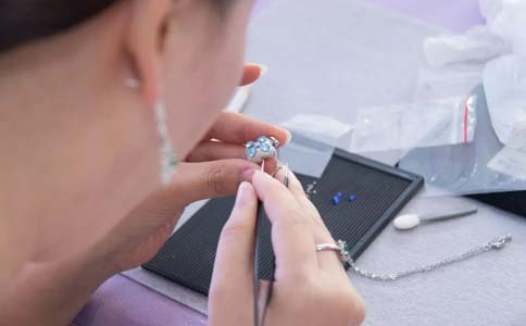 上海自体软骨隆鼻哪儿医院好,术后几天消肿呢