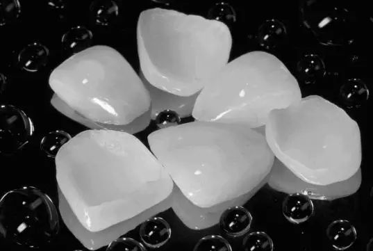 假体隆鼻并发症是什么,隆鼻有风险吗?