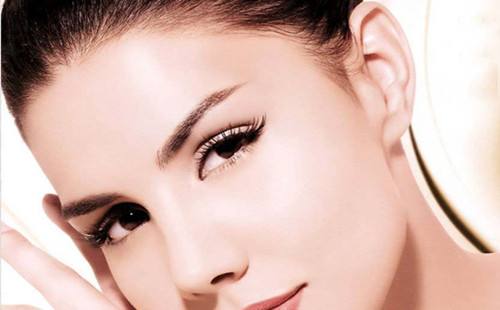 美莱医生给您科普:耳软骨隆鼻的优势是什么?