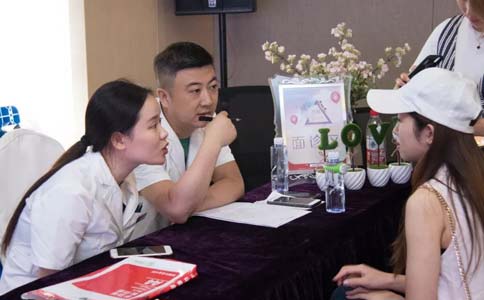 美莱医生告诉你:假体隆胸适合哪些人?