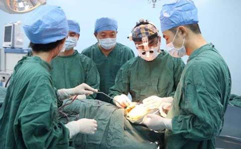 美莱医生告诉你:假体隆胸怎么选假体?