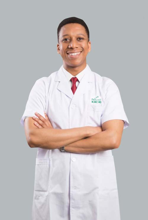 假体隆鼻怎么做的?