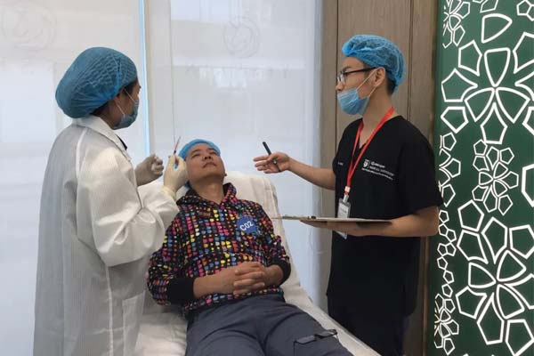 上海眼袋切除后要注意什么问题?