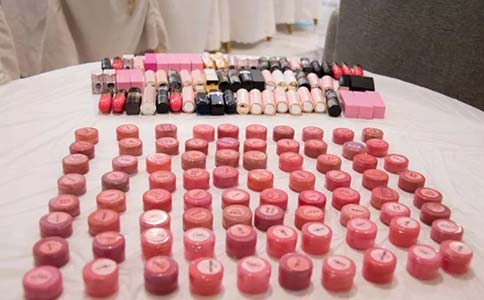 上海做吸脂祛眼袋安全吗?