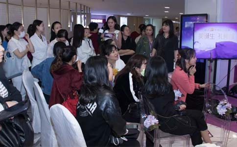 上海切开双眼皮多久能恢复